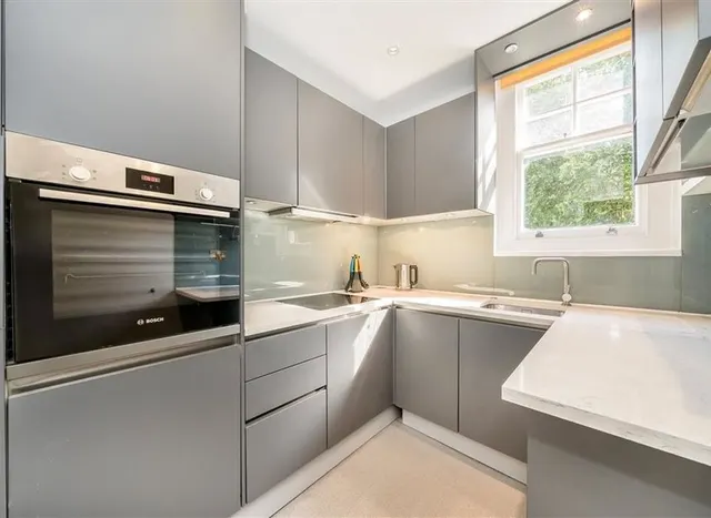 Photo 3 — Greycoat Gardens, Westminster, SW1P