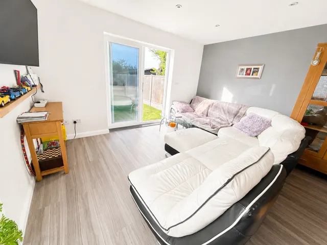 Grove Road, Houghton Regis, photo 3
