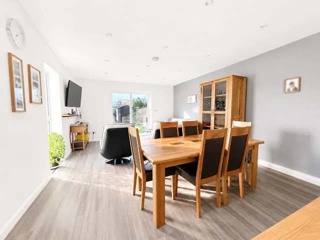 Grove Road, Houghton Regis, photo 2