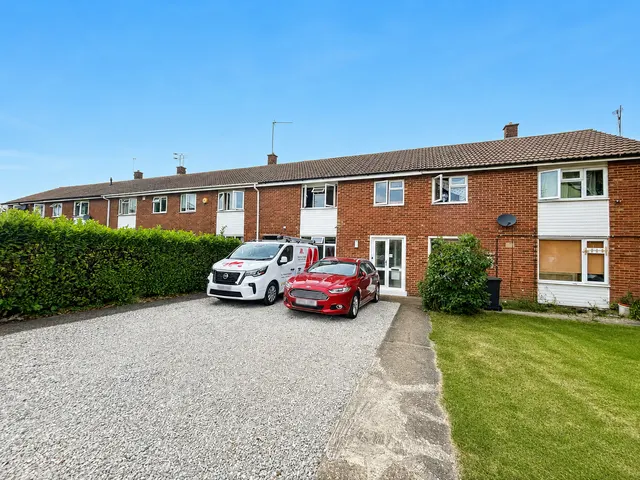 Grove Road, Houghton Regis, photo 1