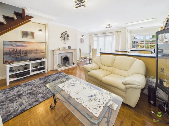 Adams Square, Bexleyheath, DA6, photo 1