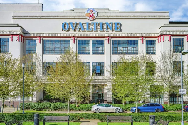 Ovaltine Drive, Kings Langley, photo 1