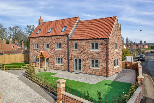 Grantham Road, Bottesford, NG13, photo 1