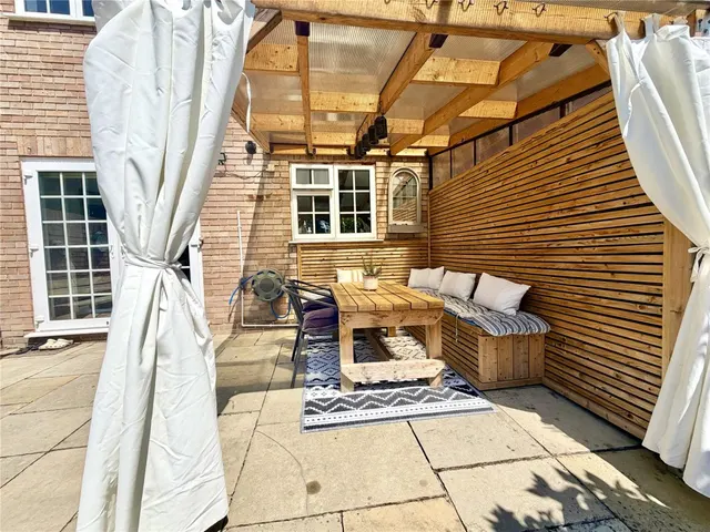 Pennington, Lymington, photo 2