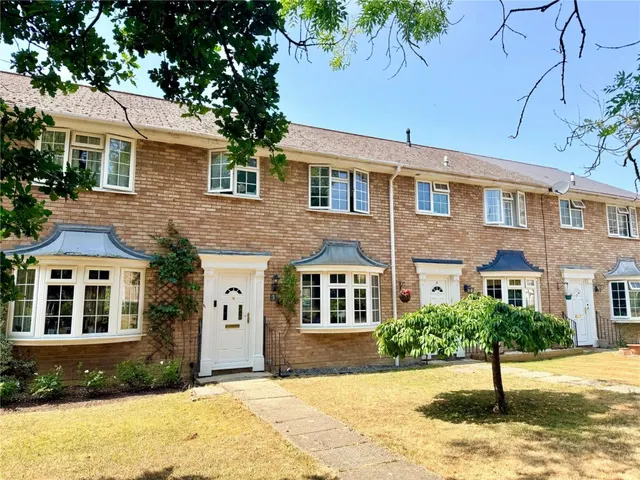 Pennington, Lymington, photo 1