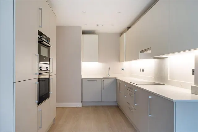 Moorfield Mews, Staines-upon-Thames, TW18, photo 3