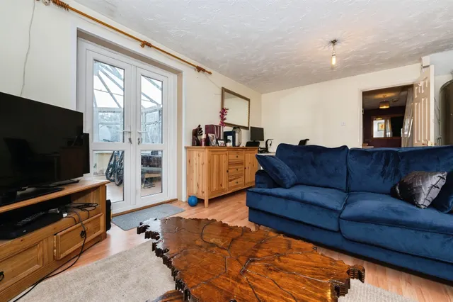 Newburgh Road, Grays, RM17, photo 3