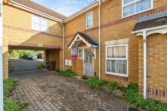 Newburgh Road, Grays, RM17, photo 1