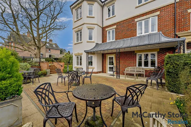 High Street, Cranbrook, TN17, photo 1