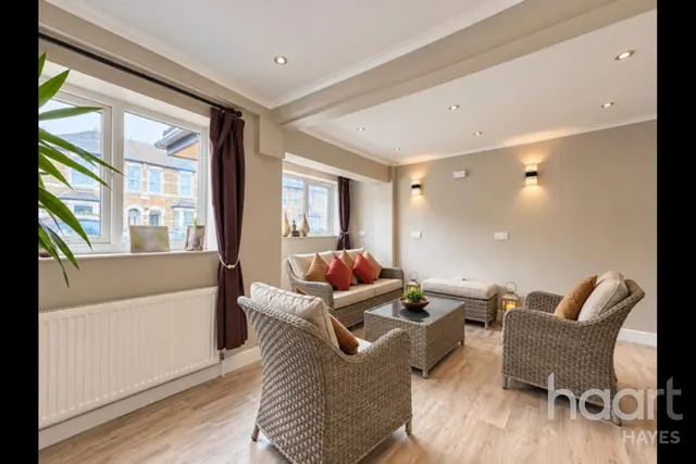 Edgar Road, West Drayton, UB7, photo 3