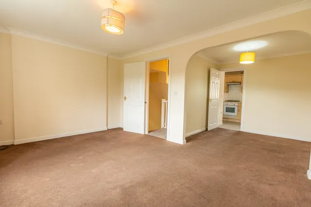 Whitestone Drive, East Morton, BD20, photo 2
