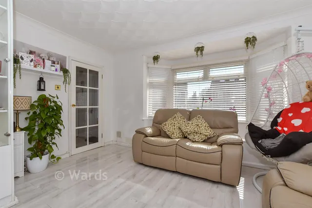 Bybrook Road, Kennington, TN24, photo 3
