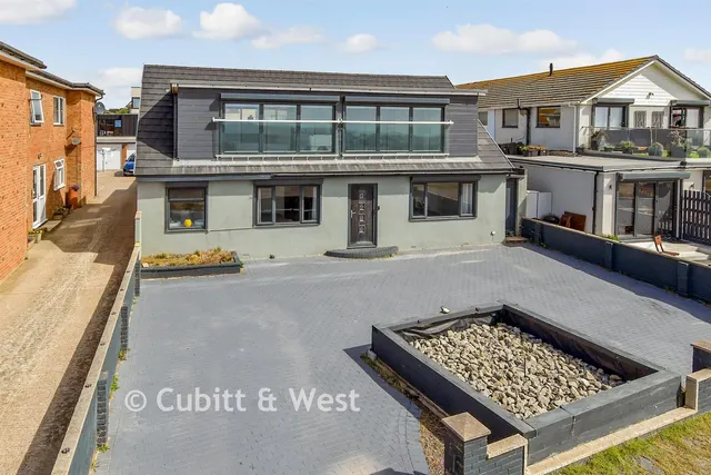 The Esplanade, Telscombe Cliffs, BN10, photo 1