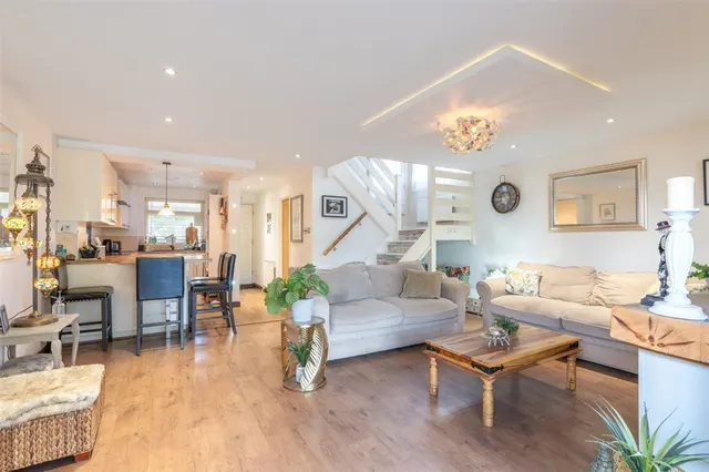 Runnymede Avenue, Bearwood, BH11, photo 2