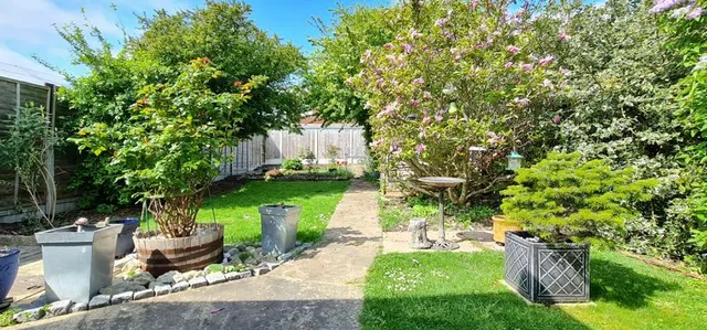 Photo 3 — Benvenue Avenue, Eastwood, Essex, SS9 5SJ