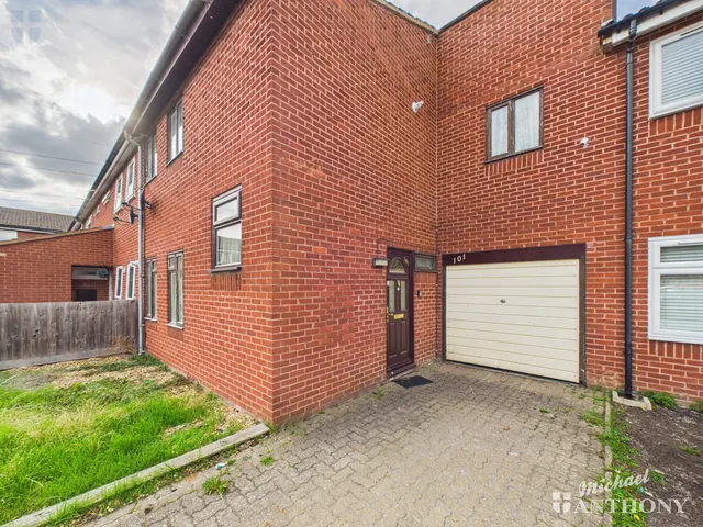 Witham Way, Aylesbury, HP21, photo 2
