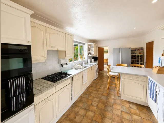 Collington Grove, Bexhill on Sea, photo 3