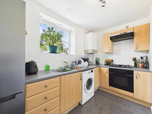 Photo 3 — Marlborough Road, Nuneaton, CV11