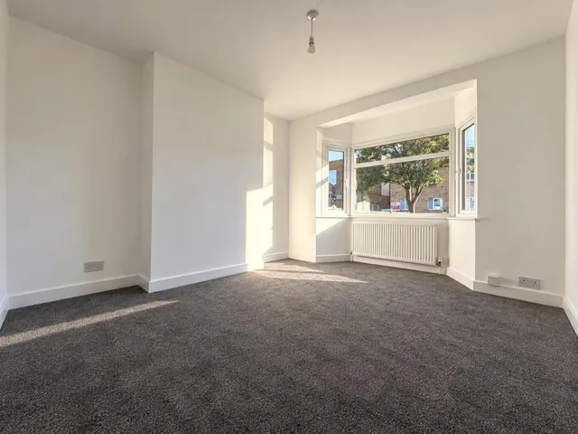 Carlingford Drive, Westcliff-on-Sea, SS0, photo 3