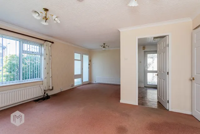 Photo 2 — Lynwood Grove, Bolton, BL2 3JZ