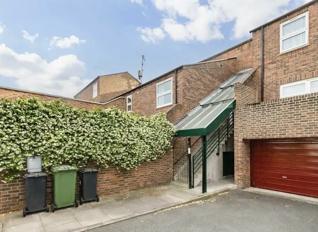 Firs Close, Honor Oak, SE23, photo 1