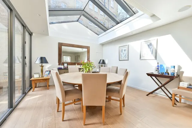 Photo 3 — 42 Roland Way, London