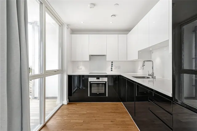 Terry Spinks Place, Canning Town, E16, photo 2