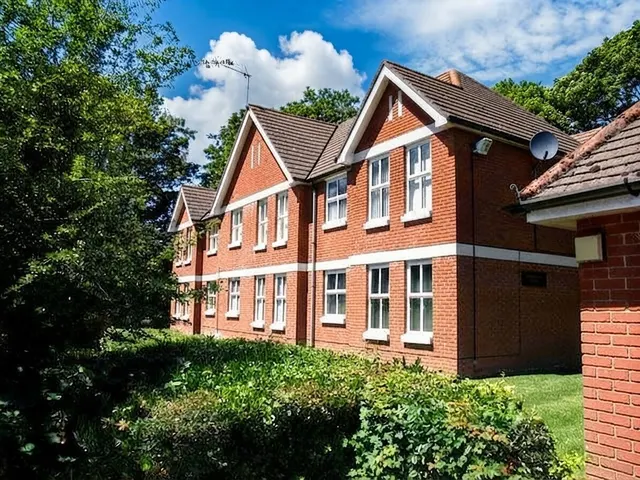 Edinburgh Court, Regents Park, SO15, photo 1