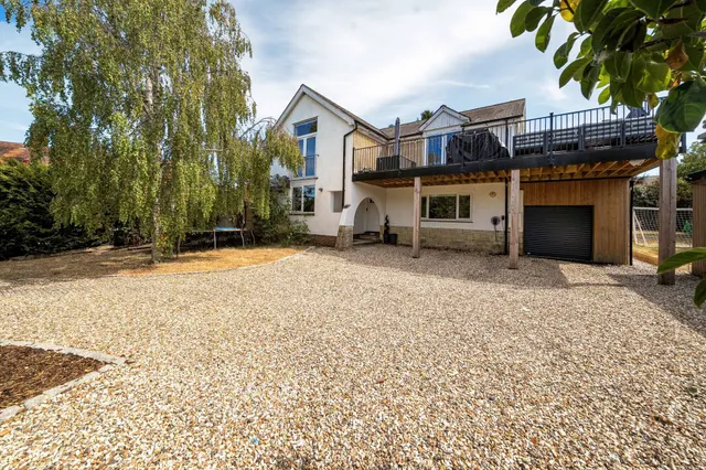 White Hart Lane, Tadley, RG26, photo 1