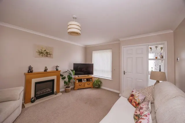 Fairbourne Close, Waterlooville, PO8, photo 3