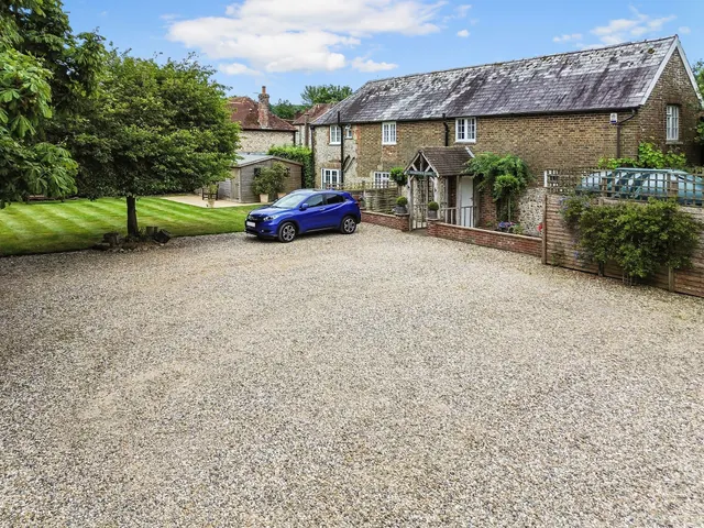 Woodstock Suites Ltd, Charlton, PO18, photo 2
