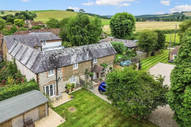 Woodstock Suites Ltd, Charlton, PO18, photo 1