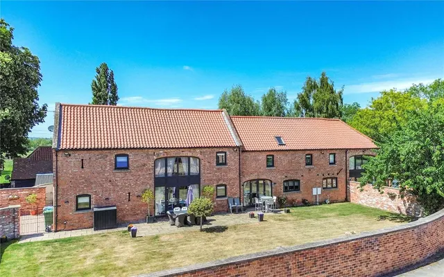 Old Hall Close, Farndon, NG24, photo 1