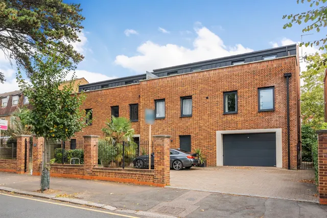 Wellington Road, Enfield, EN1, photo 2