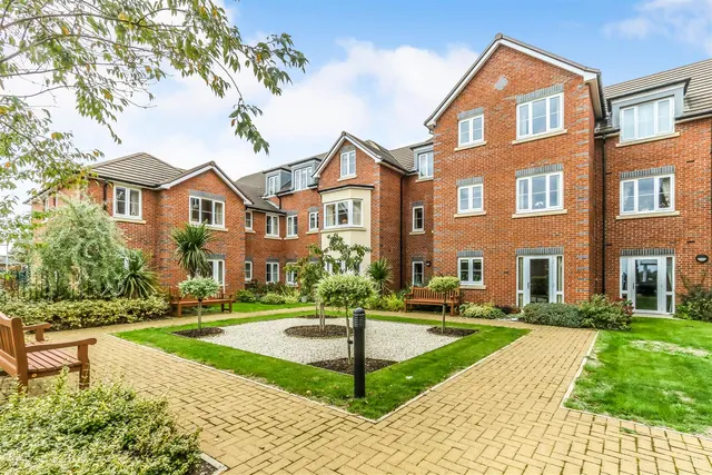 Tresham Close, Kettering, NN15, photo 1