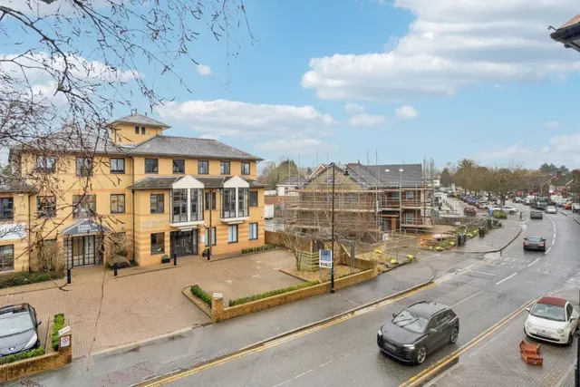 Photo 3 — Marlow Road, Bourne End SL8 5SE