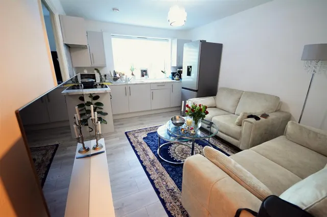 Donald Woods Gardens, Surbiton, KT5, photo 2