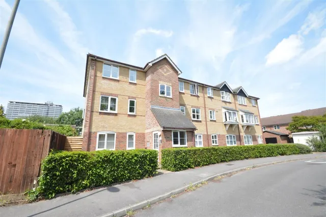 Donald Woods Gardens, Surbiton, KT5, photo 1