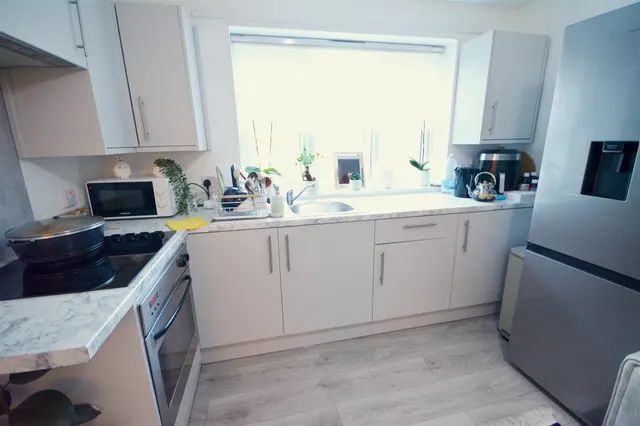 Donald Woods Gardens, Surbiton, KT5, photo 3