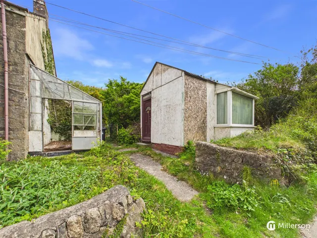 Carnarthen Moor, Carn Brea, TR15, photo 3