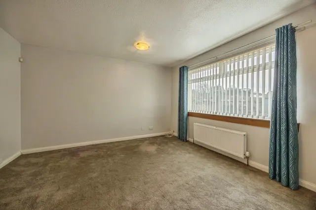 Kenmore Avenue, Livingston, EH54, photo 2