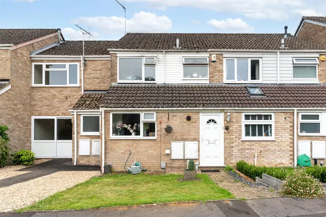 Bridle Way, Colehill, BH21, photo 1