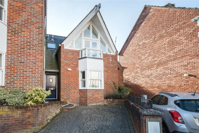 Waterloo Road, Lymington, Hampshire, SO41, photo 1