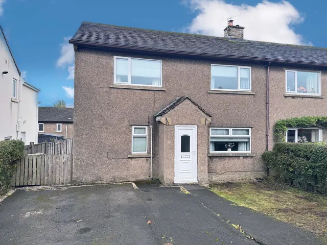 Park Road, High Peak, photo 1