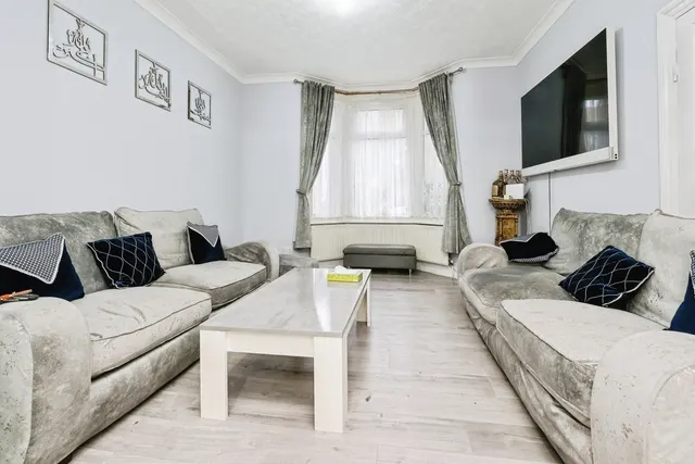 Wortley Road, East Ham, E6, photo 3