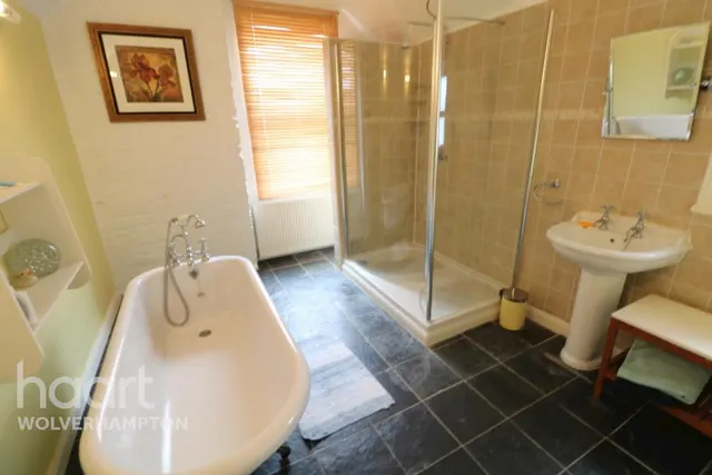 Peel Terrace, ST16, photo 1