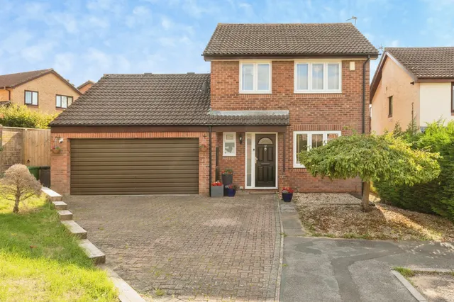 Brackenbury Drive, Stoke Gifford, BRISTOL, photo 1