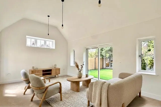 Highfield Road, Ringwood, BH24, photo 2
