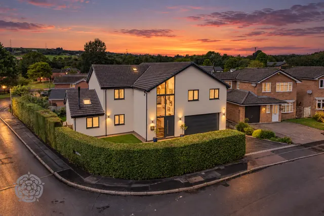 Hunt Fold Drive, Greenmount, Bury, BL8 4QG, photo 1