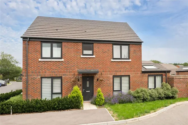 Botleys Road, Ottershaw, Surrey, KT16 0SE, photo 1